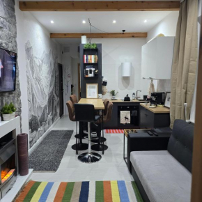 SOLE5 Apartament ścisłe centrum 2 sypialnie pralko-suszarka parking w cenie English Italiano